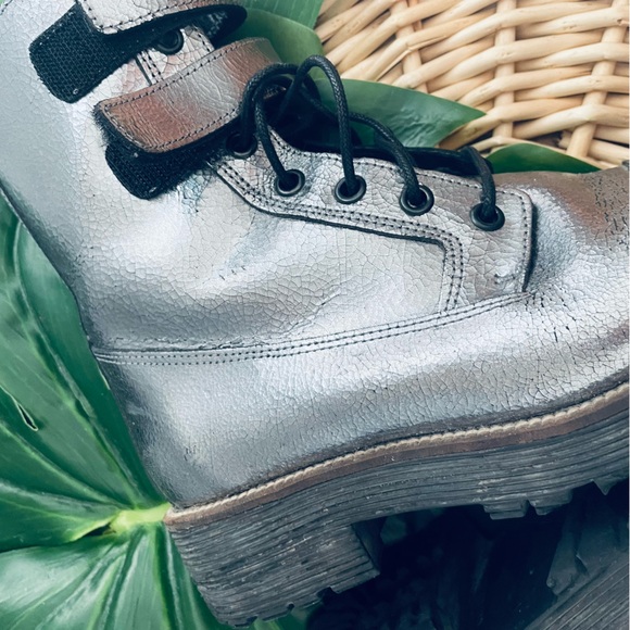 Shellys London Tyra Silver Metallic Crinkled leather Combat Boots Buckle Size 36 - Picture 13 of 16